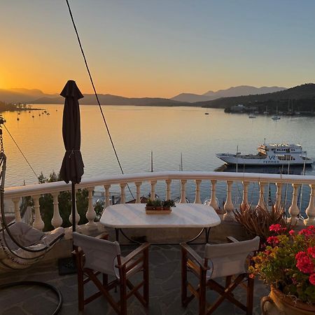 Kasteli Suite Poros Town Esterno foto