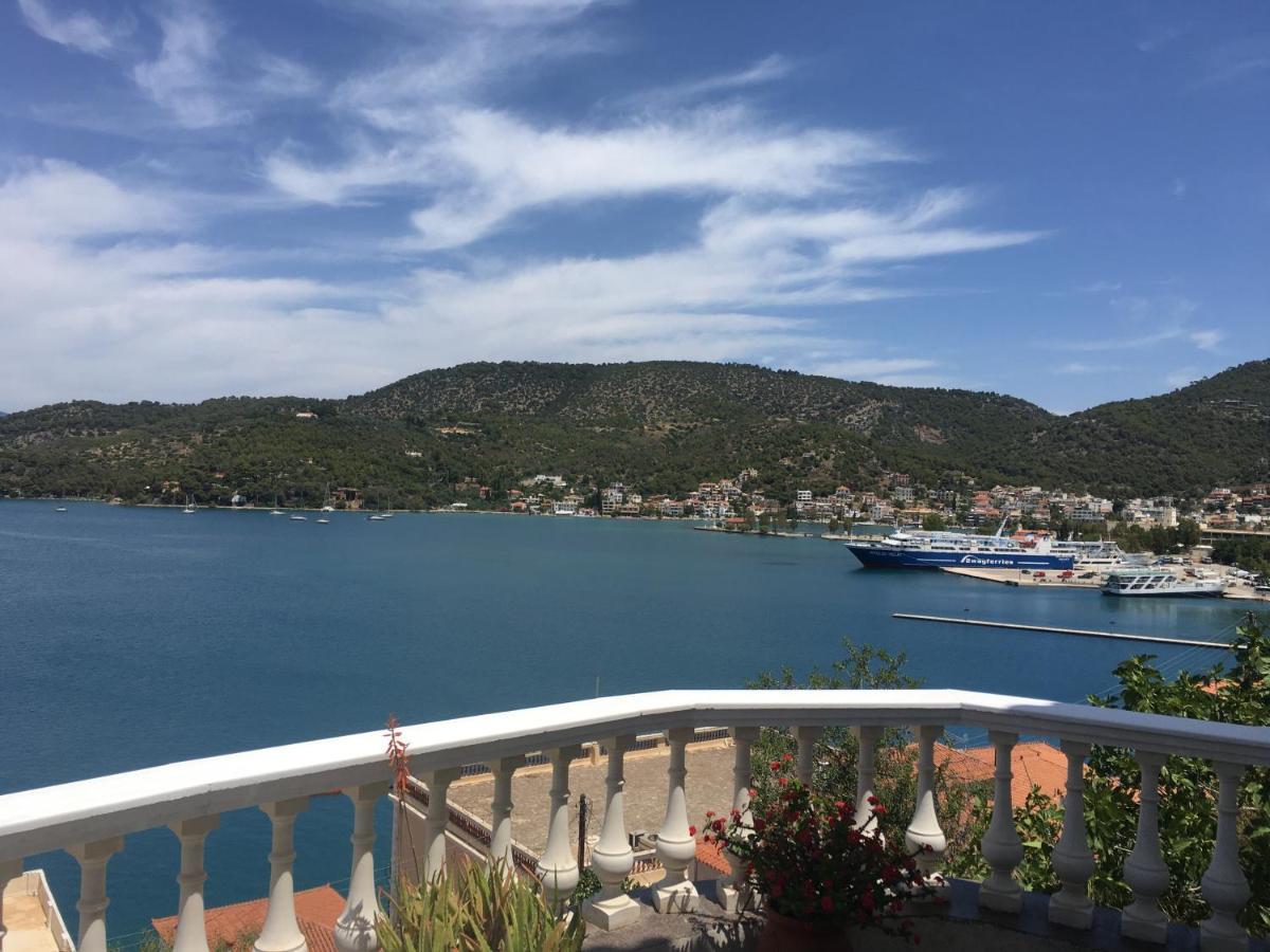 Kasteli Suite Poros Town Esterno foto