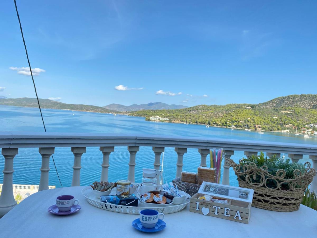Kasteli Suite Poros Town Esterno foto